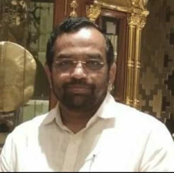 El Sr. Jayachandran - el gerente
