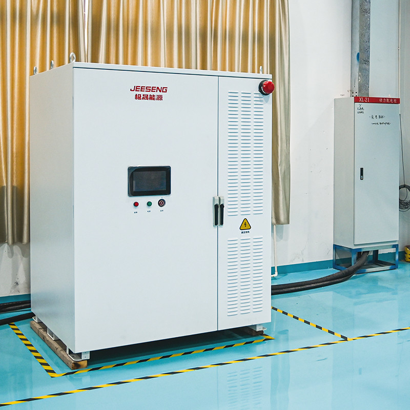 105KW 232KWh Armario de almacenamiento de energía refrigerado por líquido para el sistema de almacenamiento de energía industrial y comercial